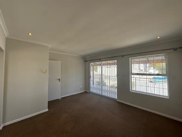 To Let 5 Bedroom Property for Rent in West Beach Western Cape